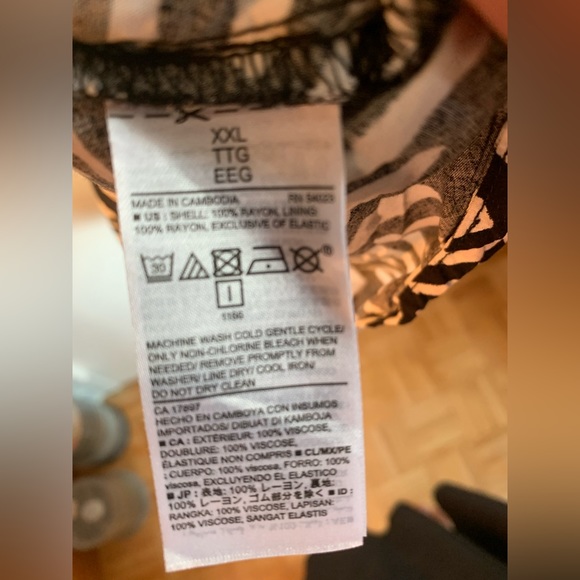 Old Navy Dress with spaghetti straps - Picture 4 of 4